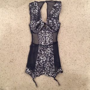 Victoria’s Secret blue silver corset size 34b NWT